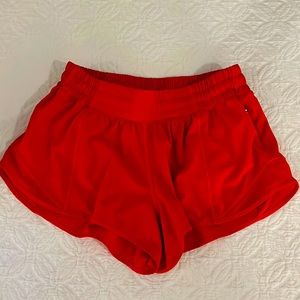 Lululemon Hotty Hot low-rise 2.5” size 6 red orange